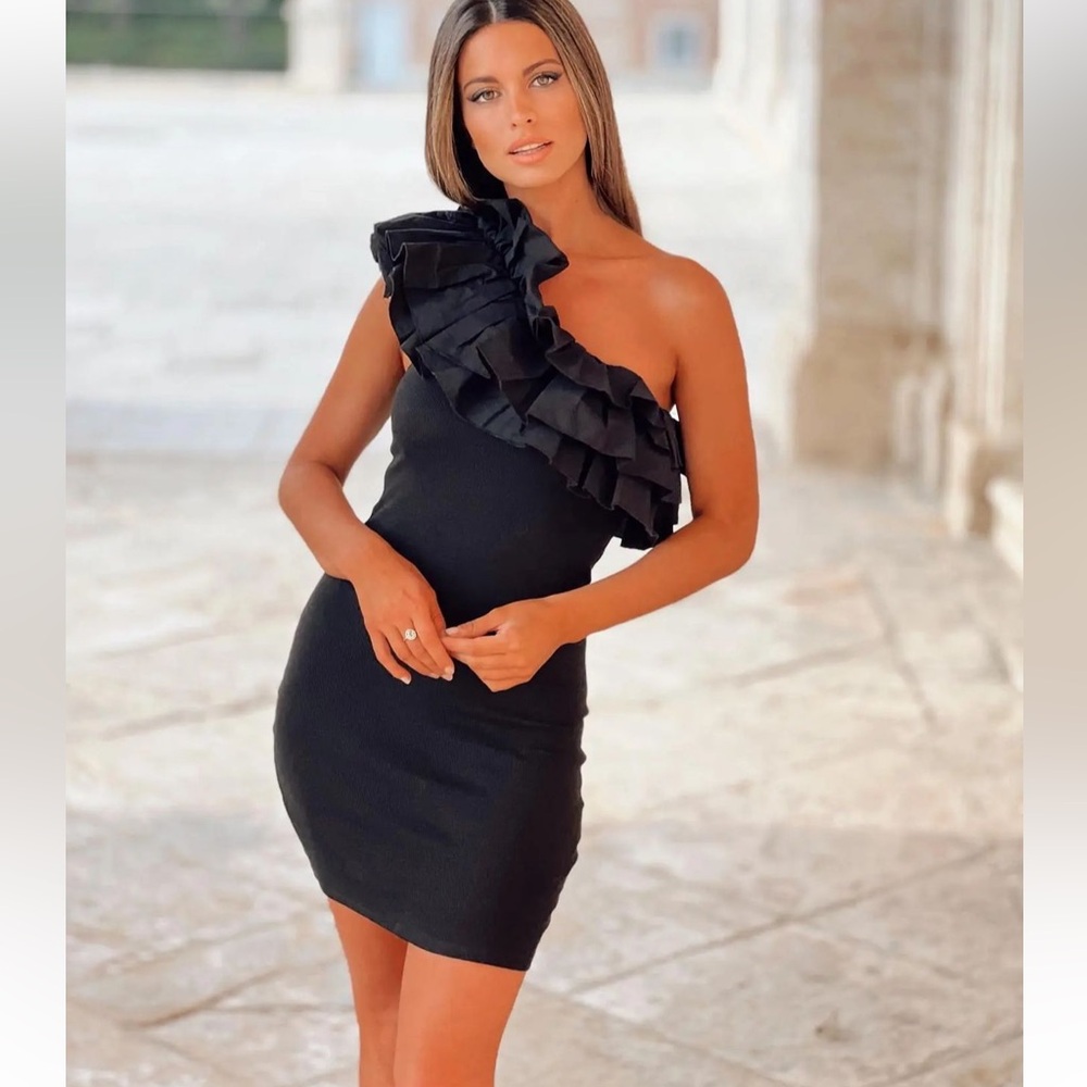 Zara Black Asymmetrical Ruffle Neckline Ribbed Mini Dress - Picture 4 of 16